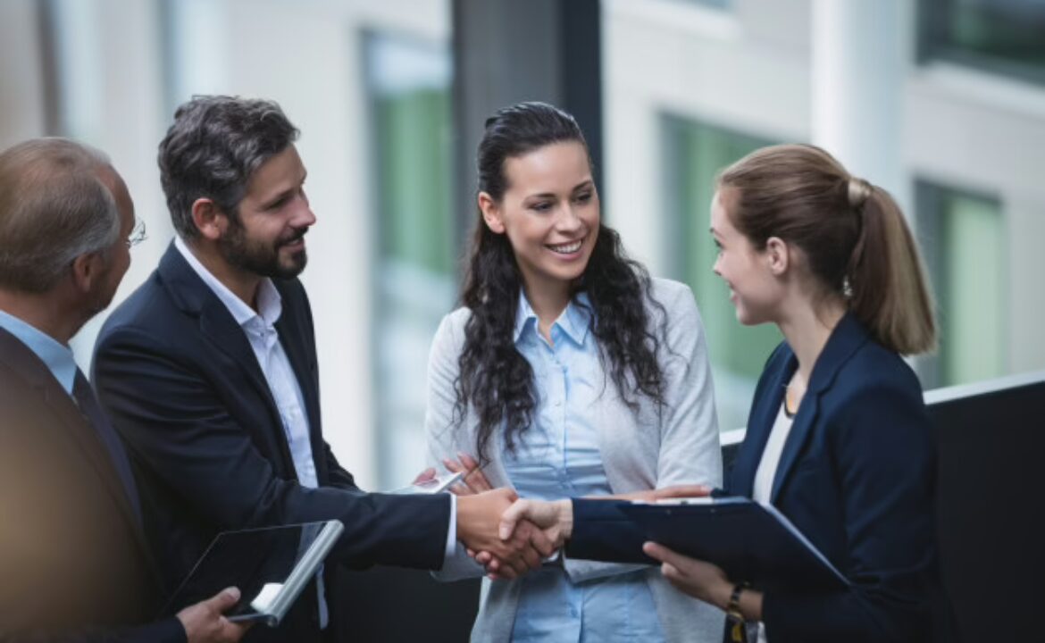 businesspeople-having-discussion-office_107420-84849